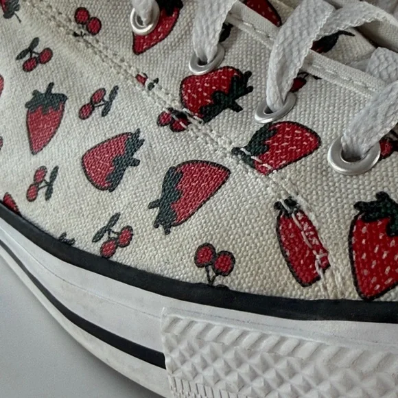 Converse All Star Strawberry Cherry Print Low Top Sneakers Women’s 8.5 - Picture 4 of 10